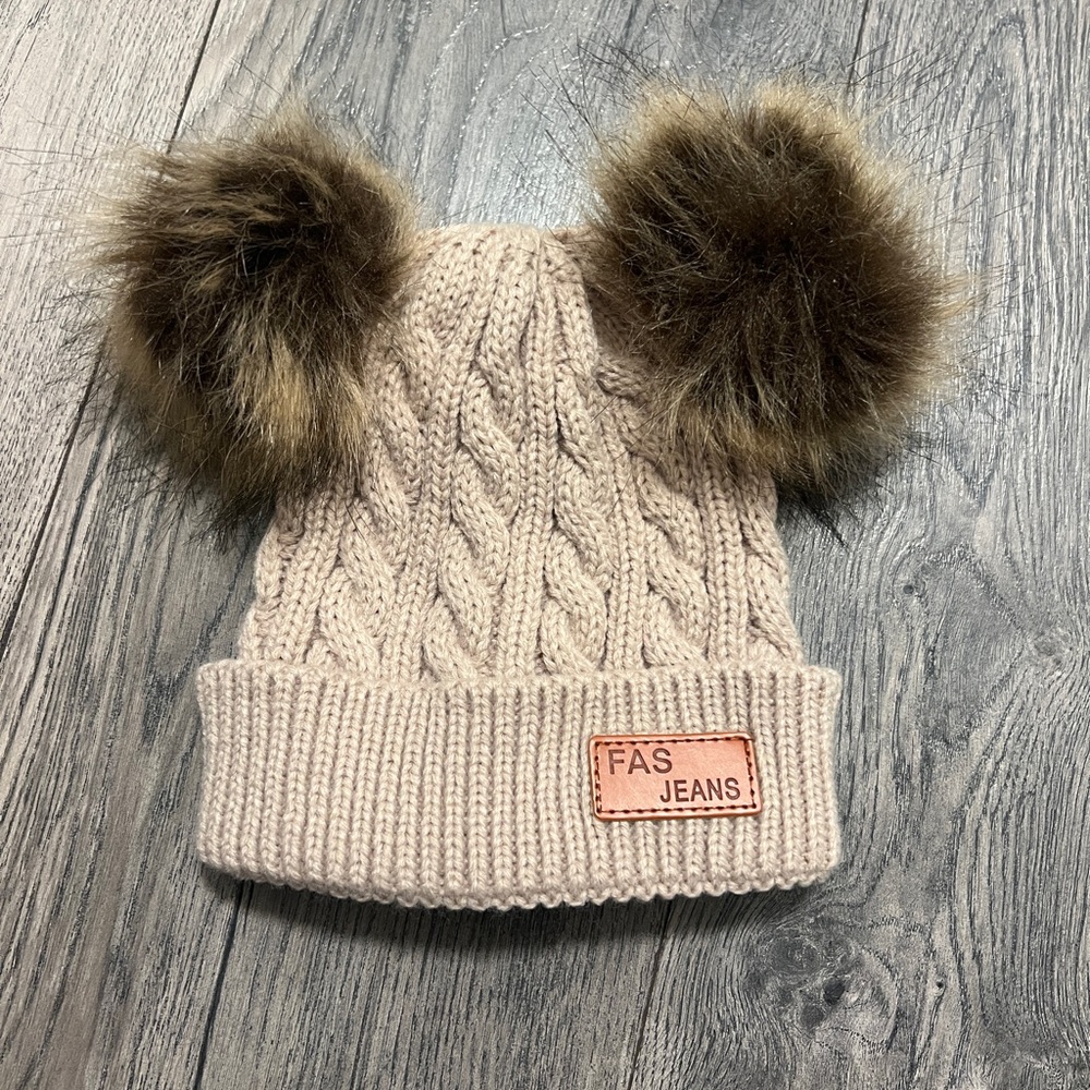 🌱🦢4 FOR $15!🦢🌱 Cream Cable Knit Beanie with Faux Fur Pom Poms - Picture 2 of 2